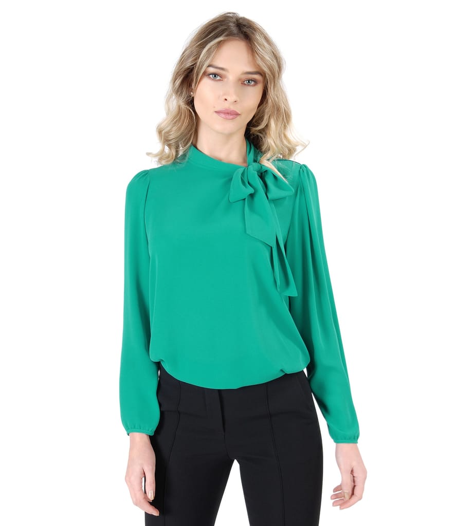 Bluza cu maneci lungi si guler gen esarfa