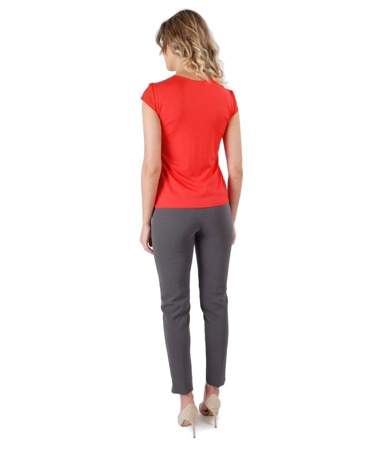 Tinuta eleganta cu pantaloni pana si bluza din jerse cu garnitura din voal