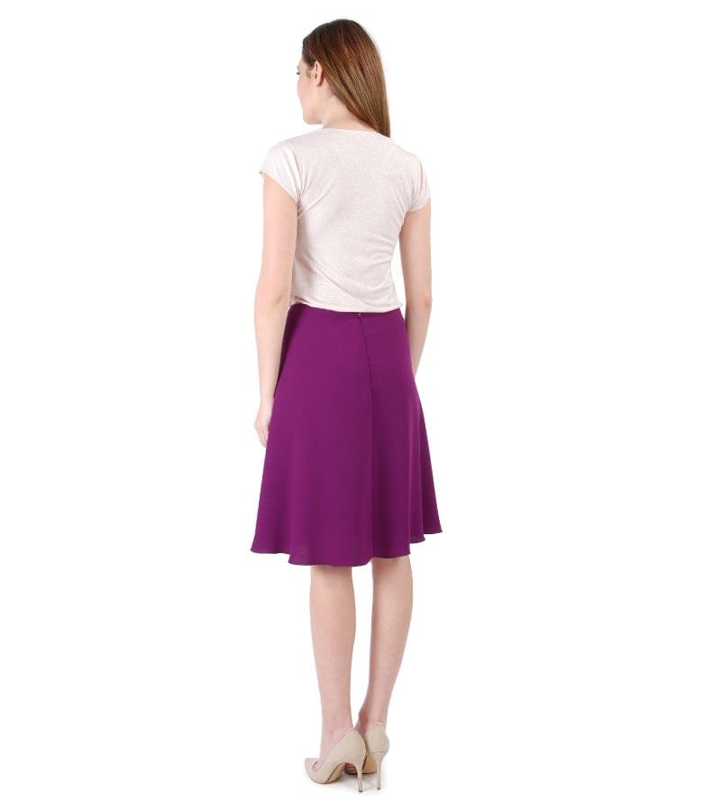 Tinuta eleganta cu bluza cu falduri si fusta in clini