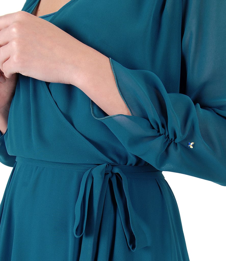 Rochie din voal cu furou din saten si aplicatie de cristale pe maneca