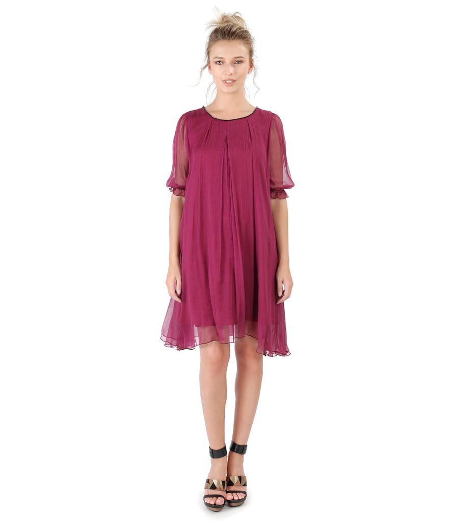 Rochie din matase cu aplicatie de cristale la decolteu