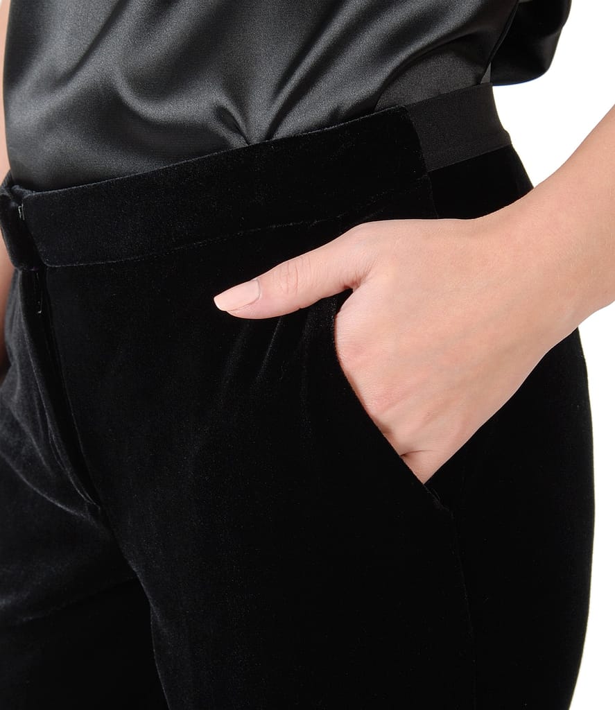 Pantaloni din catifea elastica neagra