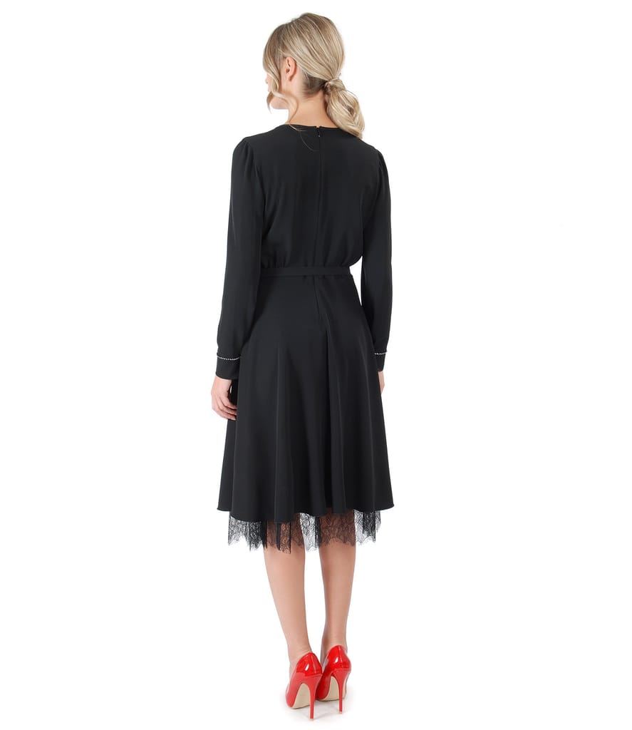 Rochie cu dantela si aplicatie de cristale