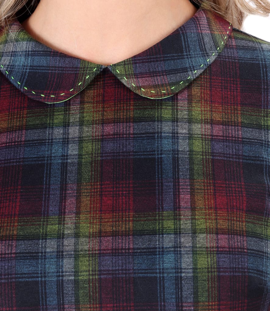 Rochie din jerse elastic gros in carouri si guler rotund