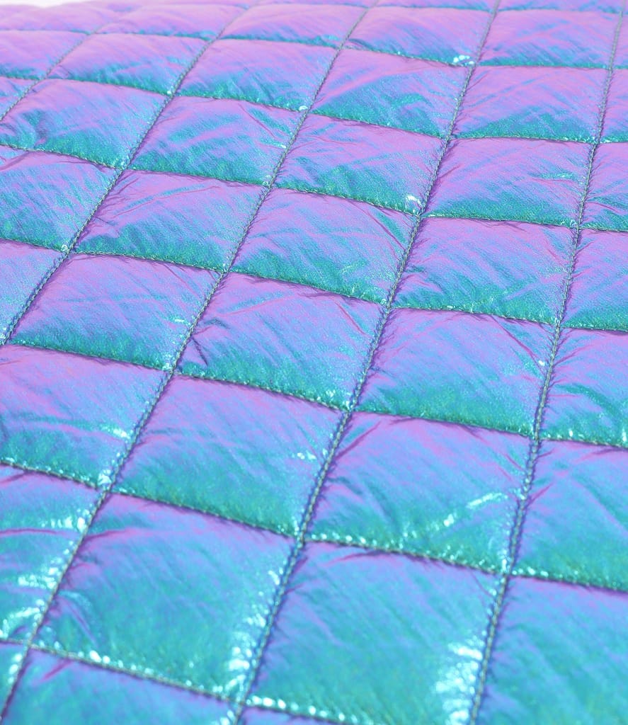 Sacou elegant din tesatura matlasata impermeabila