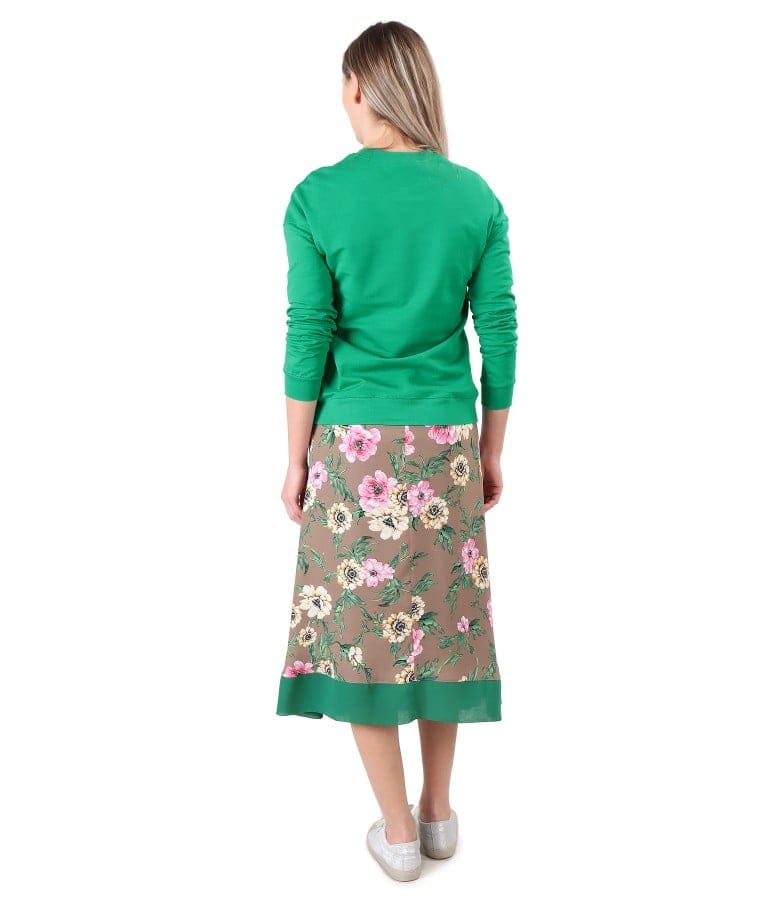 Tinuta smart/casual cu rochie lunga si bluza tip hanorac