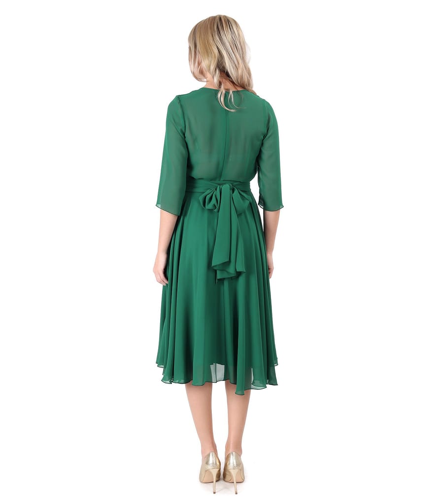 Tinuta de ocazie cu rochie din voal si esarfa brau