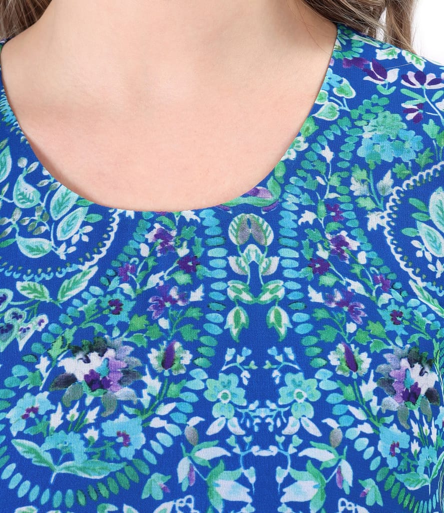 Rochie cu volane din voal imprimat cu motive florale