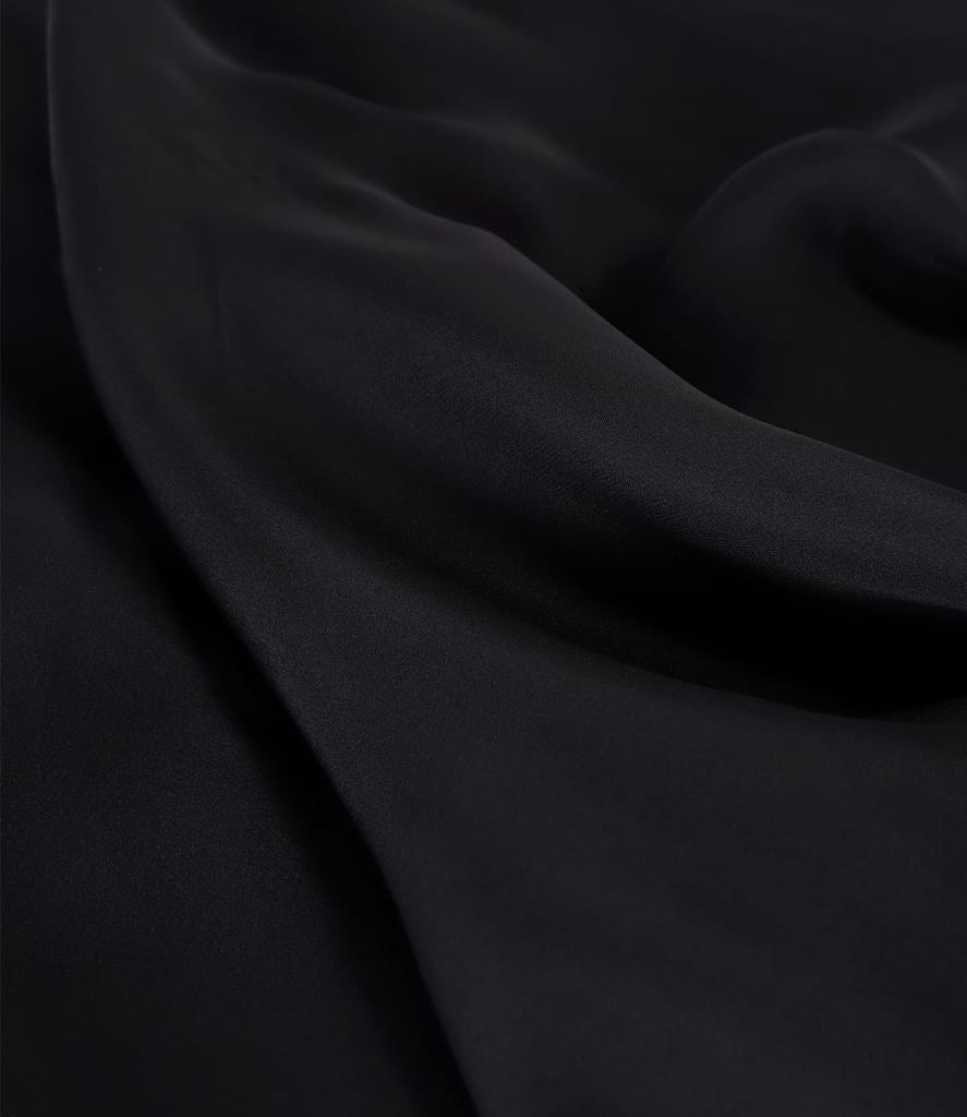 Rochie din voal cu corsaj din paiete flexibile