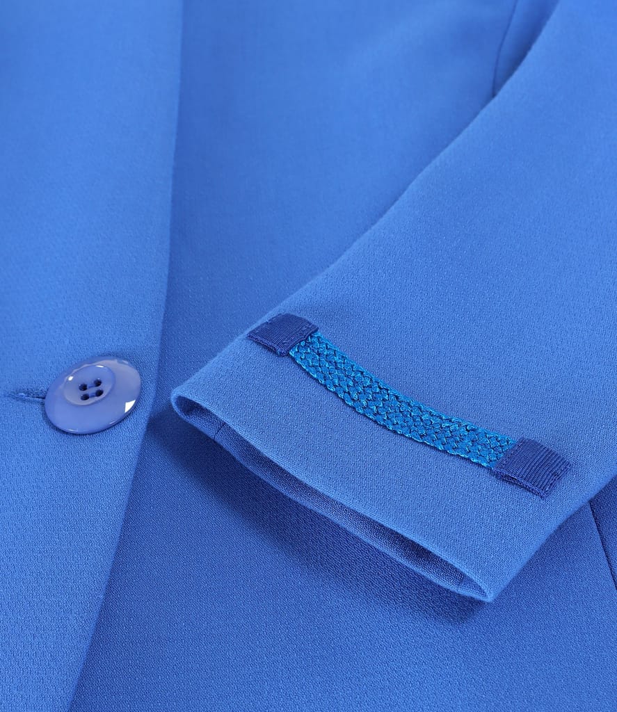 Sacou din stofa elastica cu pasmanterie la terminatii