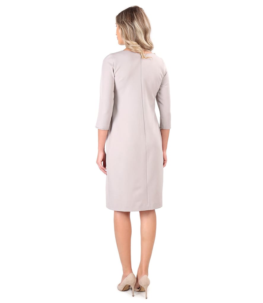 Rochie din stofa elastica decorata cu pasmanterie multicolora