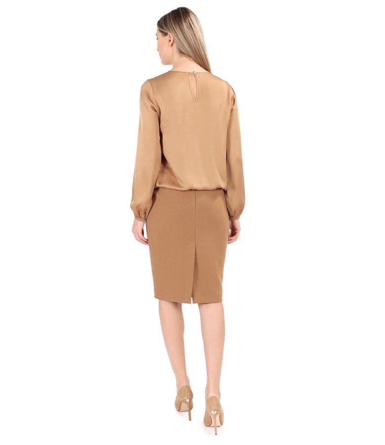 Fusta office cu bluza din viscoza satinata