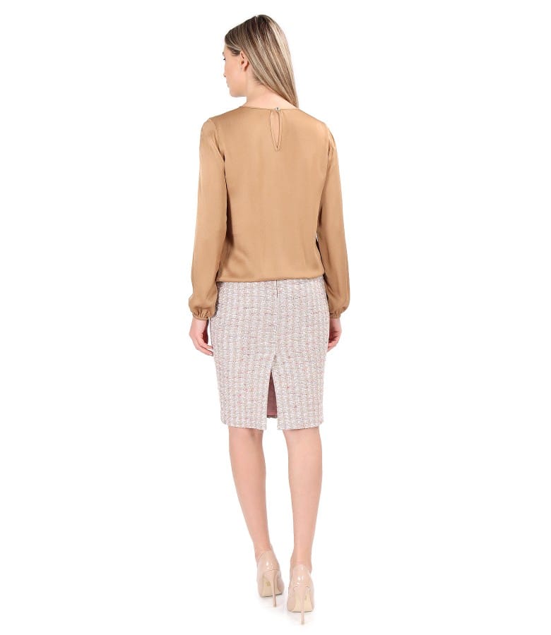 Fusta office din bucle de bumbac cu bluza din saten de viscoza