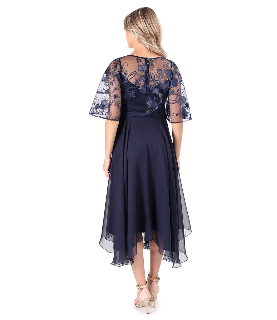 Rochie midi de ocazie din voal cu corsaj si maneci din voal cu paiete