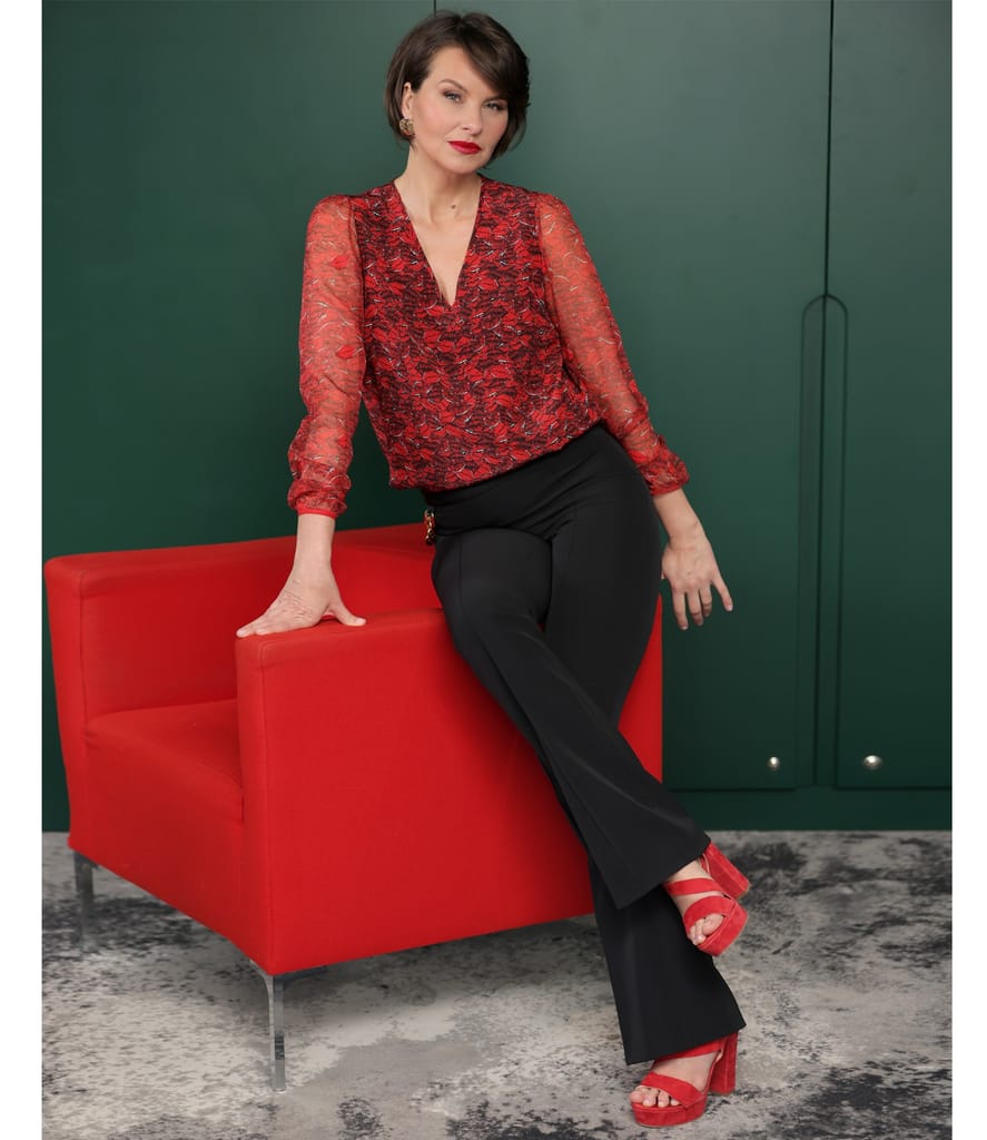 Pantaloni evazati cu bluza din matase naturala