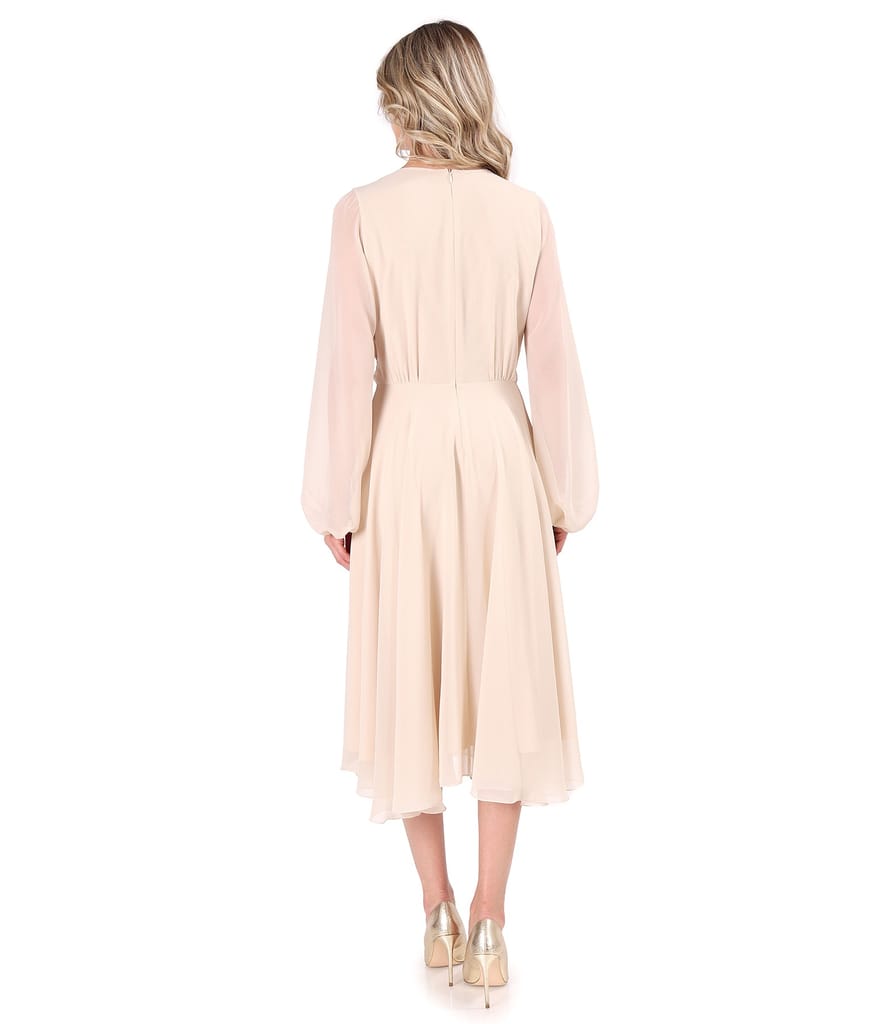 Rochie eleganta din voal cu brosa aurie in talie