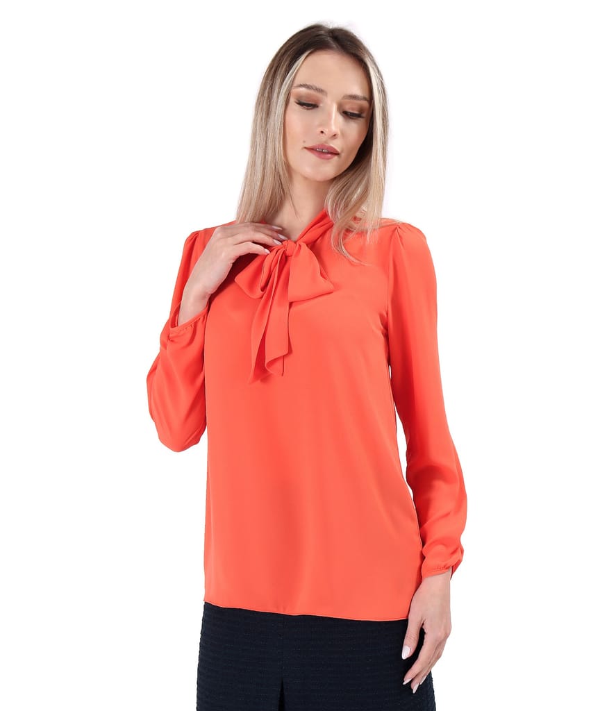 Bluza cu maneci lungi si guler tip esarfa