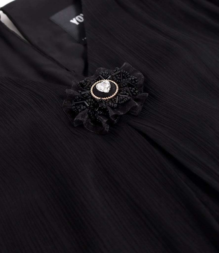 Rochie din voal de matase naturala cu brosa detasabila