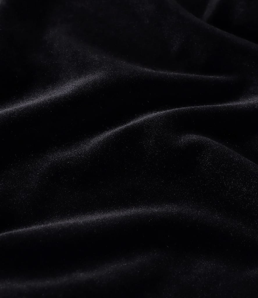 Rochie de seara din catifea elastica neagra cu umerii goi