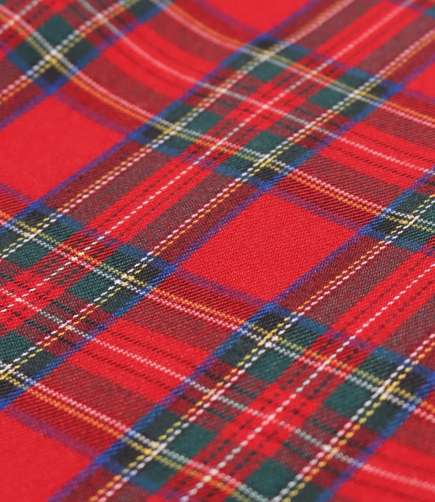 Rochie midi in carouri cu aplicatie de cristale pe decolteu