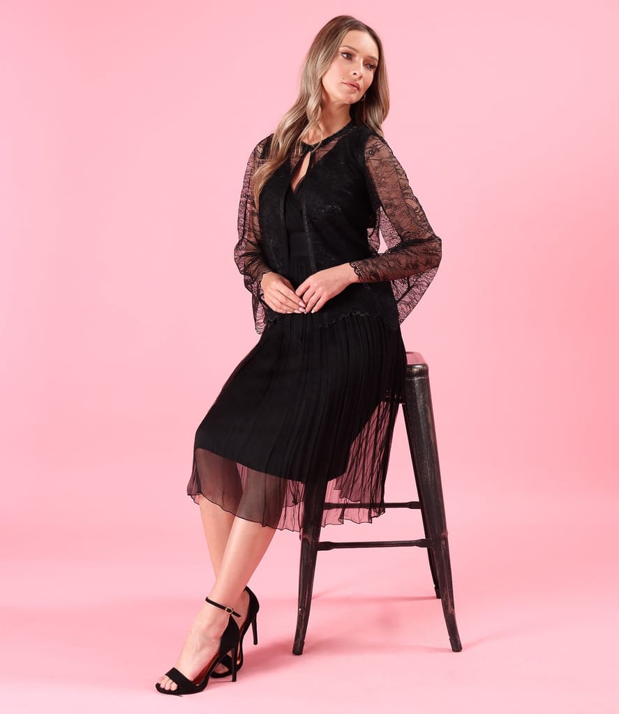 Bolero din dantela fina cu motive florale