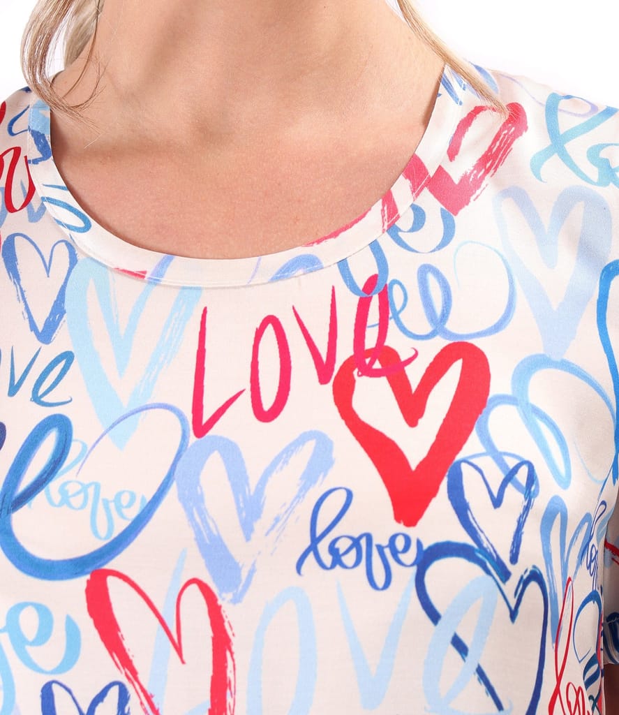 Rochie midi din satin de viscoza imprimata cu inimi