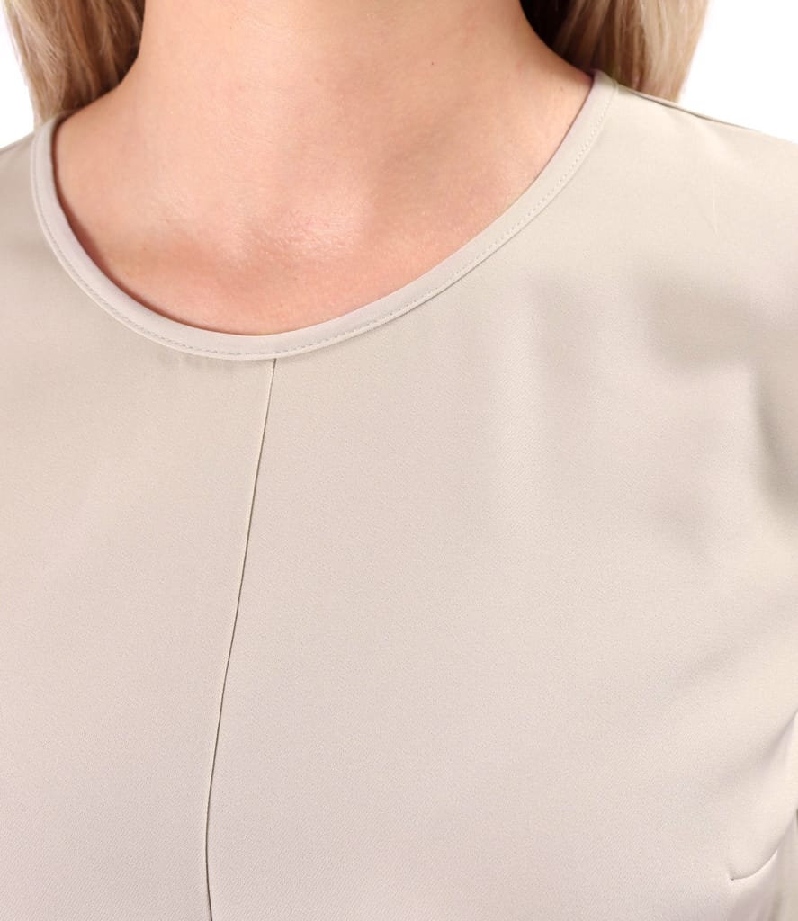 Salopeta eleganta cu lant decorativ in talie