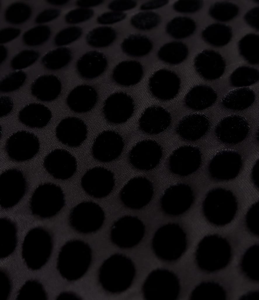 Rochie de cocktail din voal cu buline din catifea