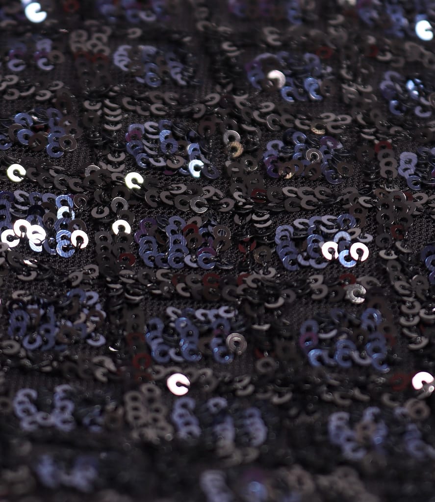 Rochie lunga de ocazie din voal cu bust si maneci din paiete