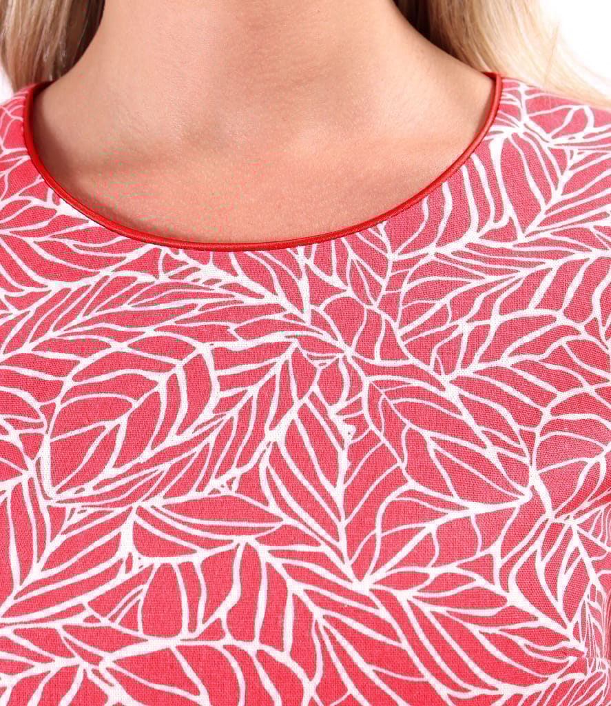 Rochie lejera cu in imprimata cu motive florale