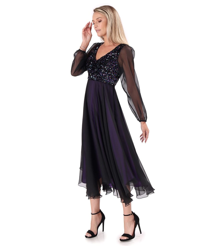 Rochie din voal cu corsaj din paiete multicolore pe suport de catifea