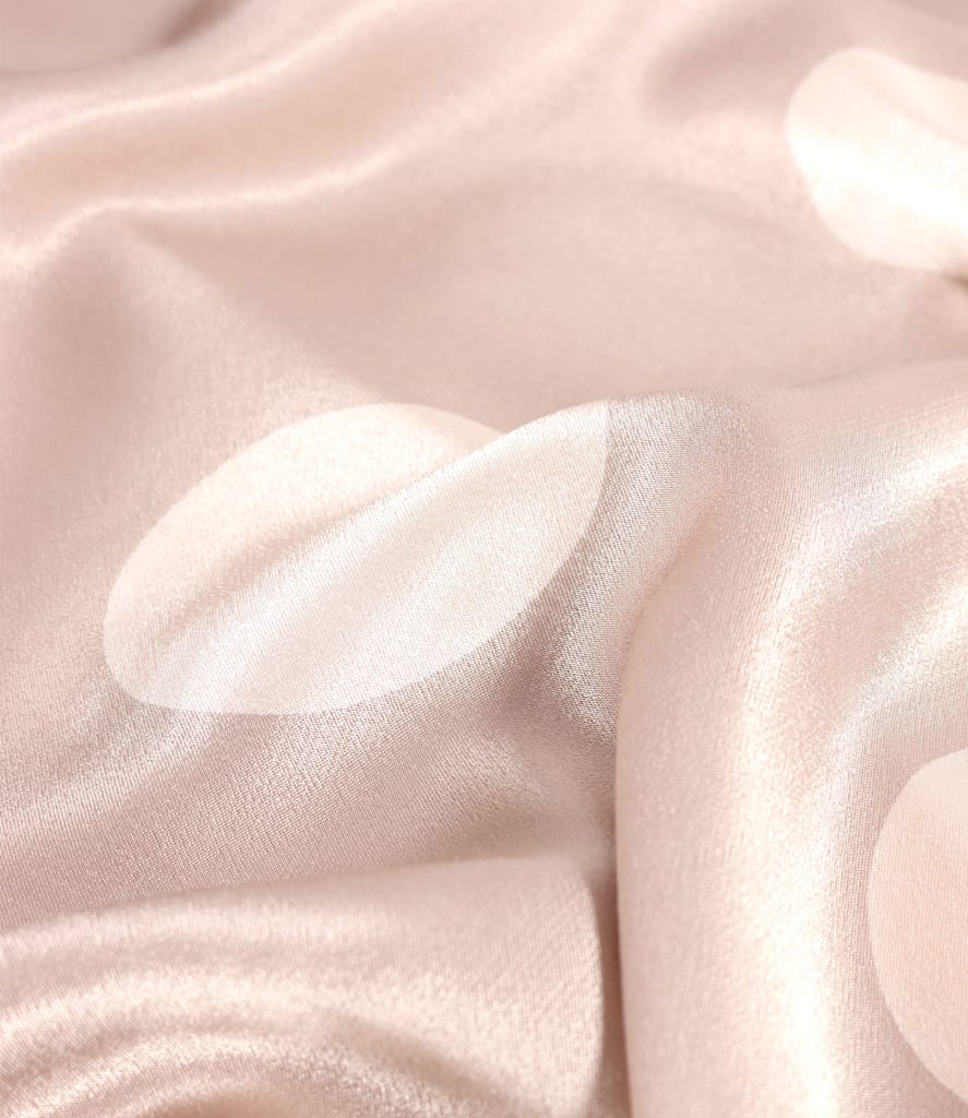 Bluza lejera din viscoza satinata imprimata cu buline