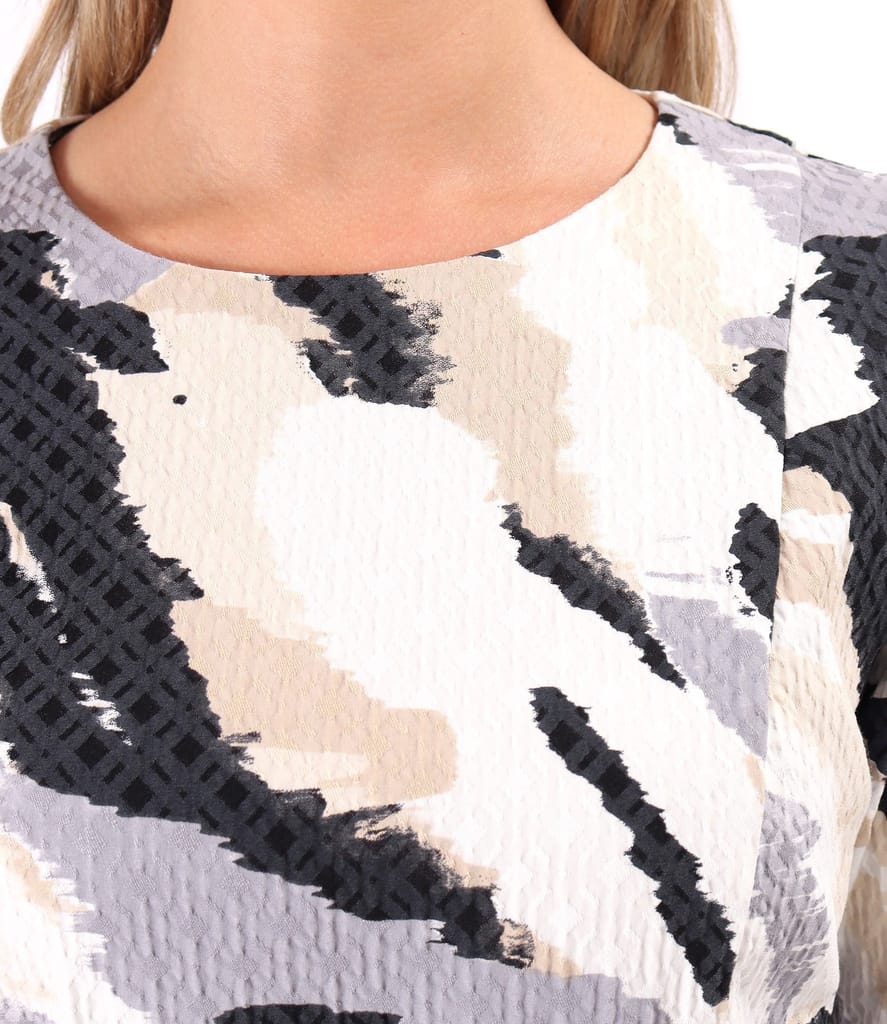 Rochie evazata din brocart elastic imprimat