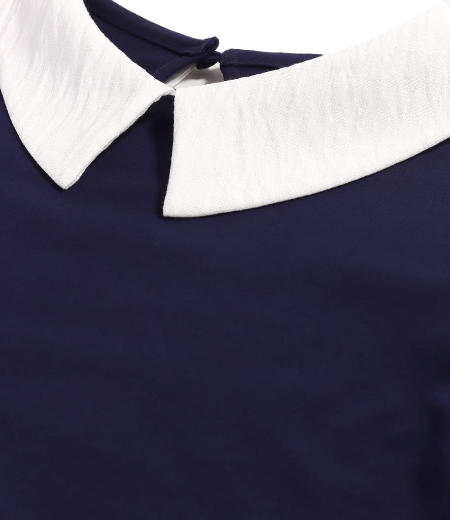 Bluza din jerse elastic fin cu guler ascutit