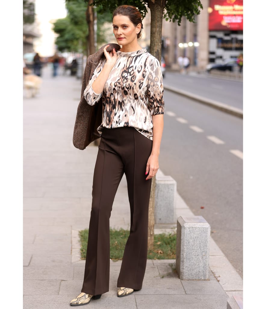 Pantaloni evazati din stofa elastica cu viscoza