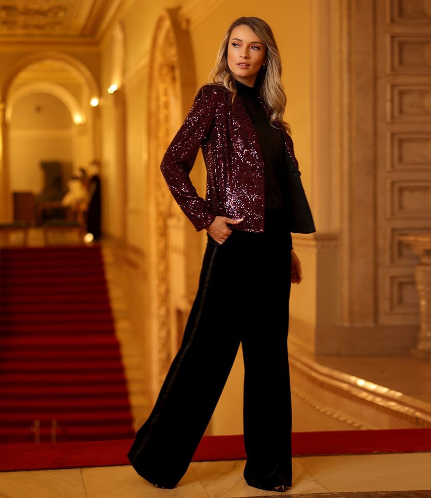 Pantaloni largi din catifea elastica neagra