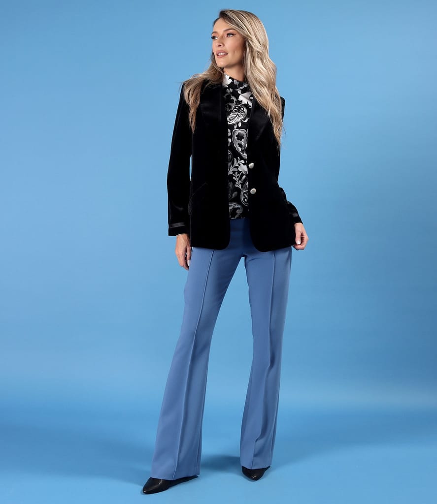 Helanca din jerse elastic imprimat cu motive florale