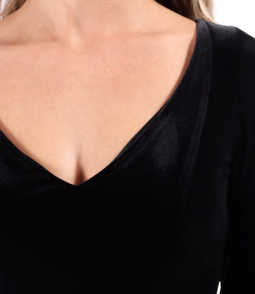 Rochie de seara din catifea elastica cu aplicatie de cristale  pe mansete