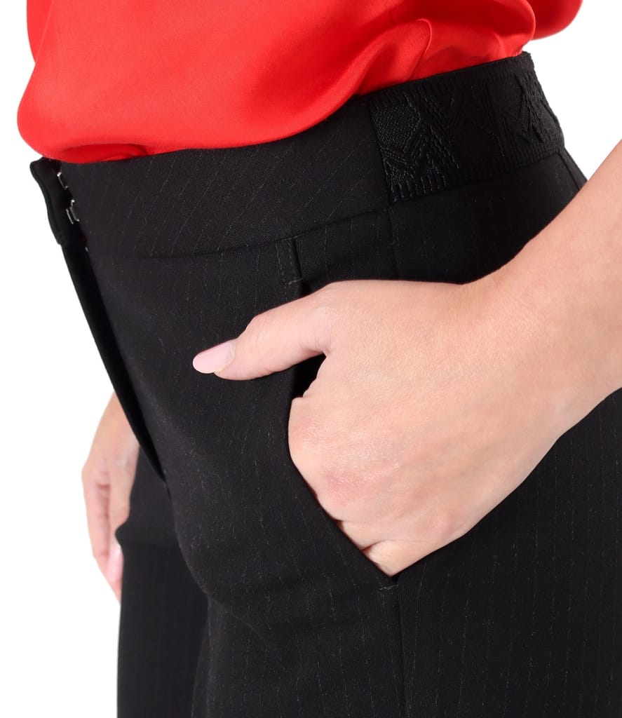 Pantaloni pana din stofa elastica imprimata cu dungi