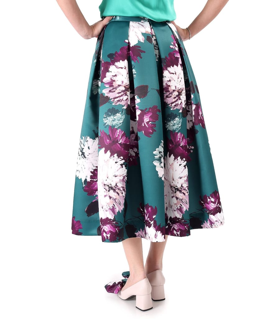 Fusta midi clos imprimata cu flori supradimensionate