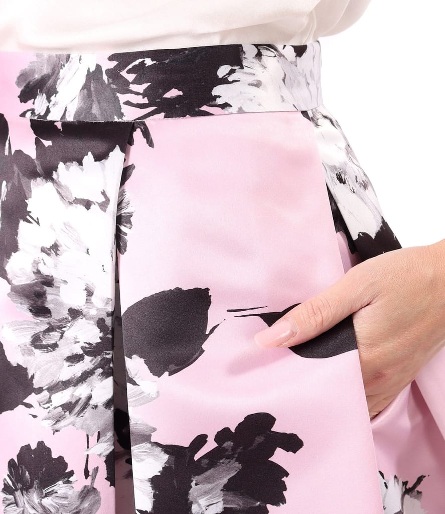 Fusta midi imprimata cu flori supradimensionate