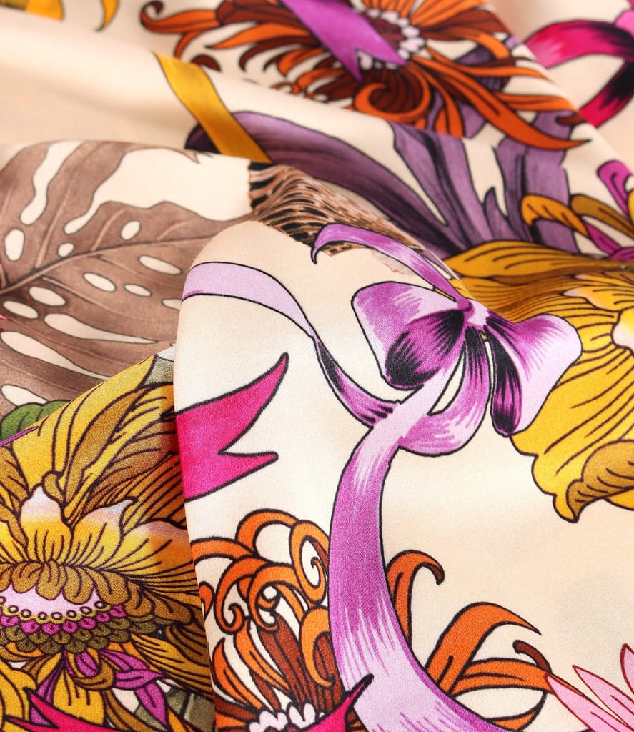 Bluza eleganta din viscoza satinata imprimata cu motive florale