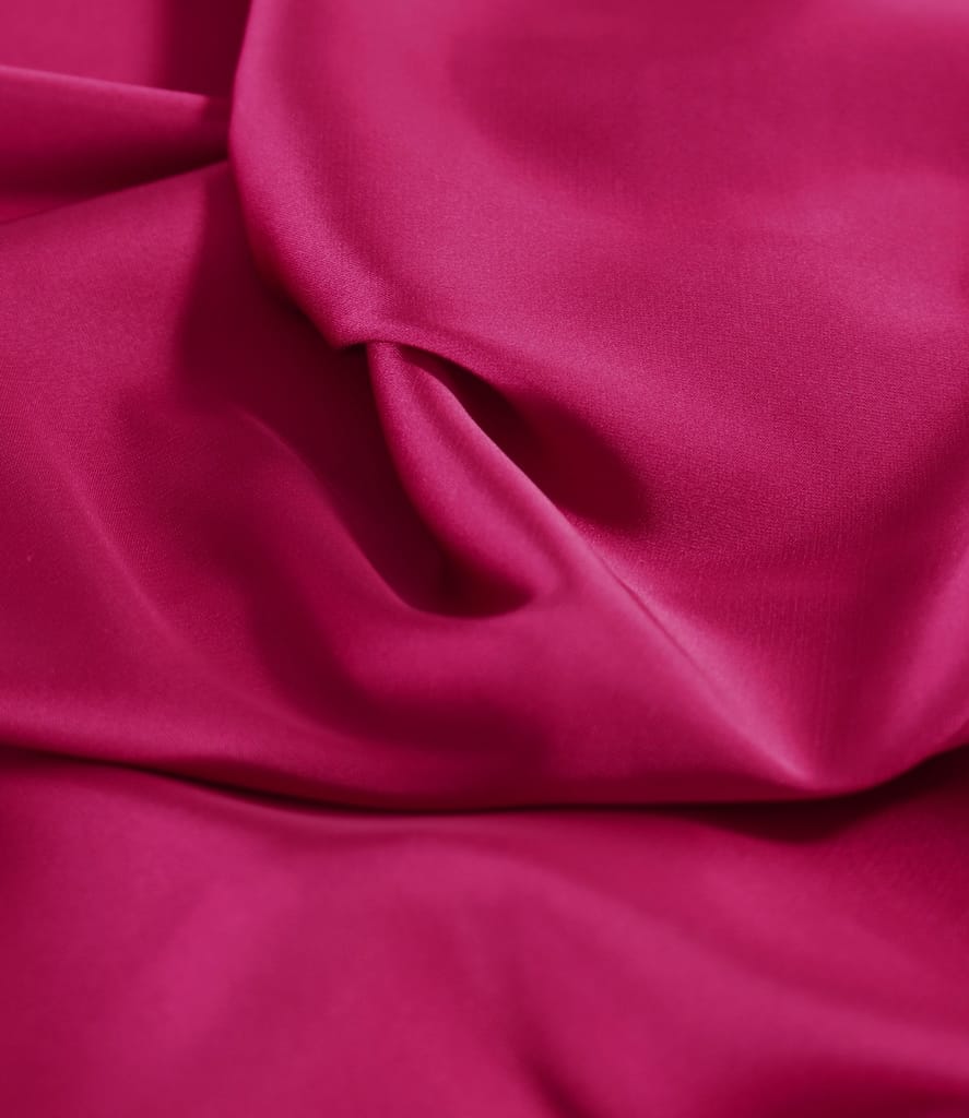 Rochie midi din satin elastic cu decolteu barcuta