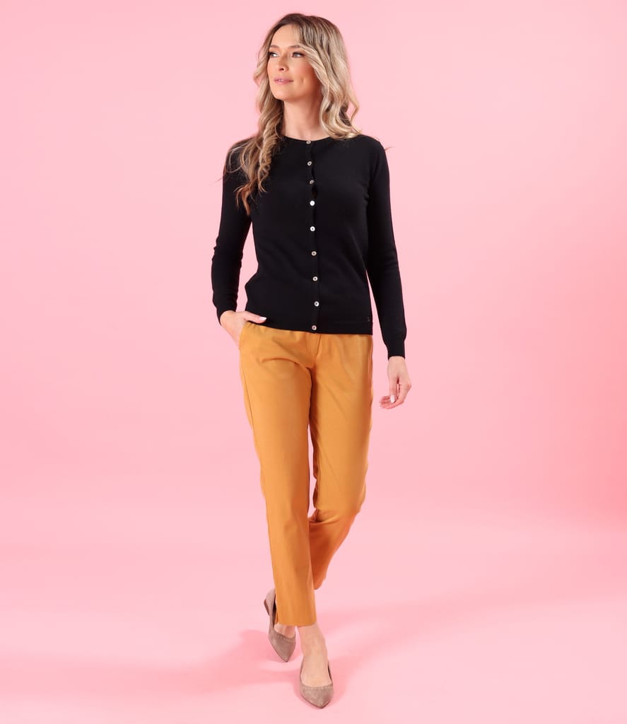 Cardigan tricotat din camir cu mtase natural i ln cu pantaloni lejeri din tencel