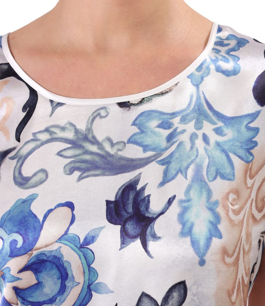 Bluza lejera cu fata din viscoza satinata imprimata cu motive florale