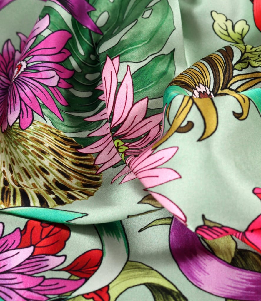 Bluza eleganta din viscoza satinata imprimata cu motive florale