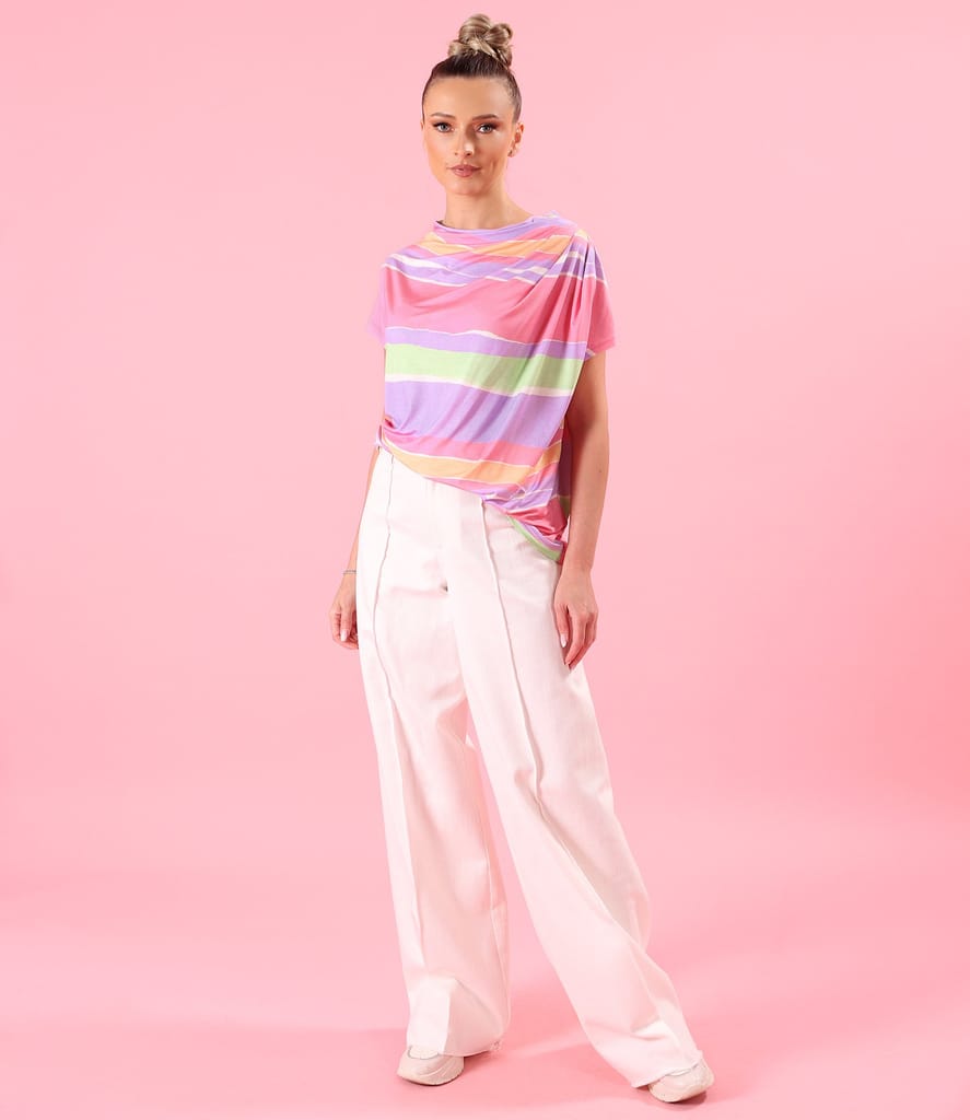 Bluza lejera cu pliuri pe umar din jerse elastic imprimat cu dungi