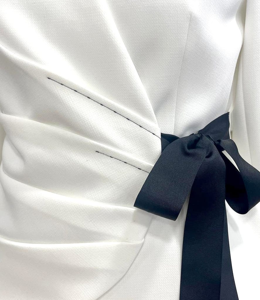 Sacou elegant din stofa elastica cu viscoza cu falduri pe fata