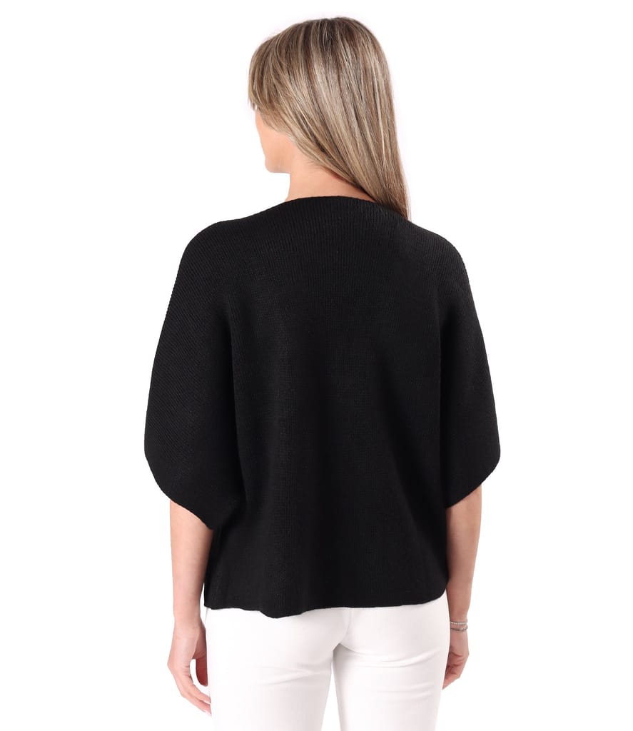 Cardigan lejer tricotat cu nasturi aurii tip brosa