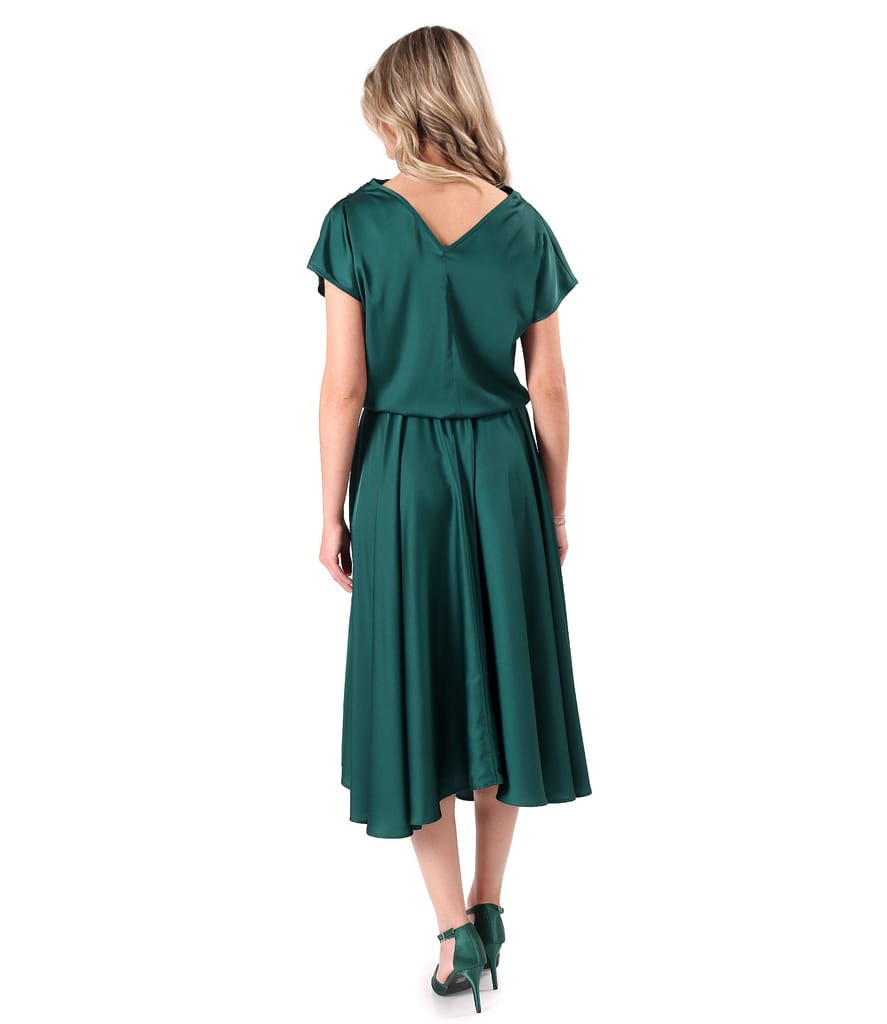 Rochie midi din satin elastic cu decolteu barcuta